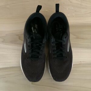 Women’s Brooks Revel 5 Road Running Sneakers Black/Metalic